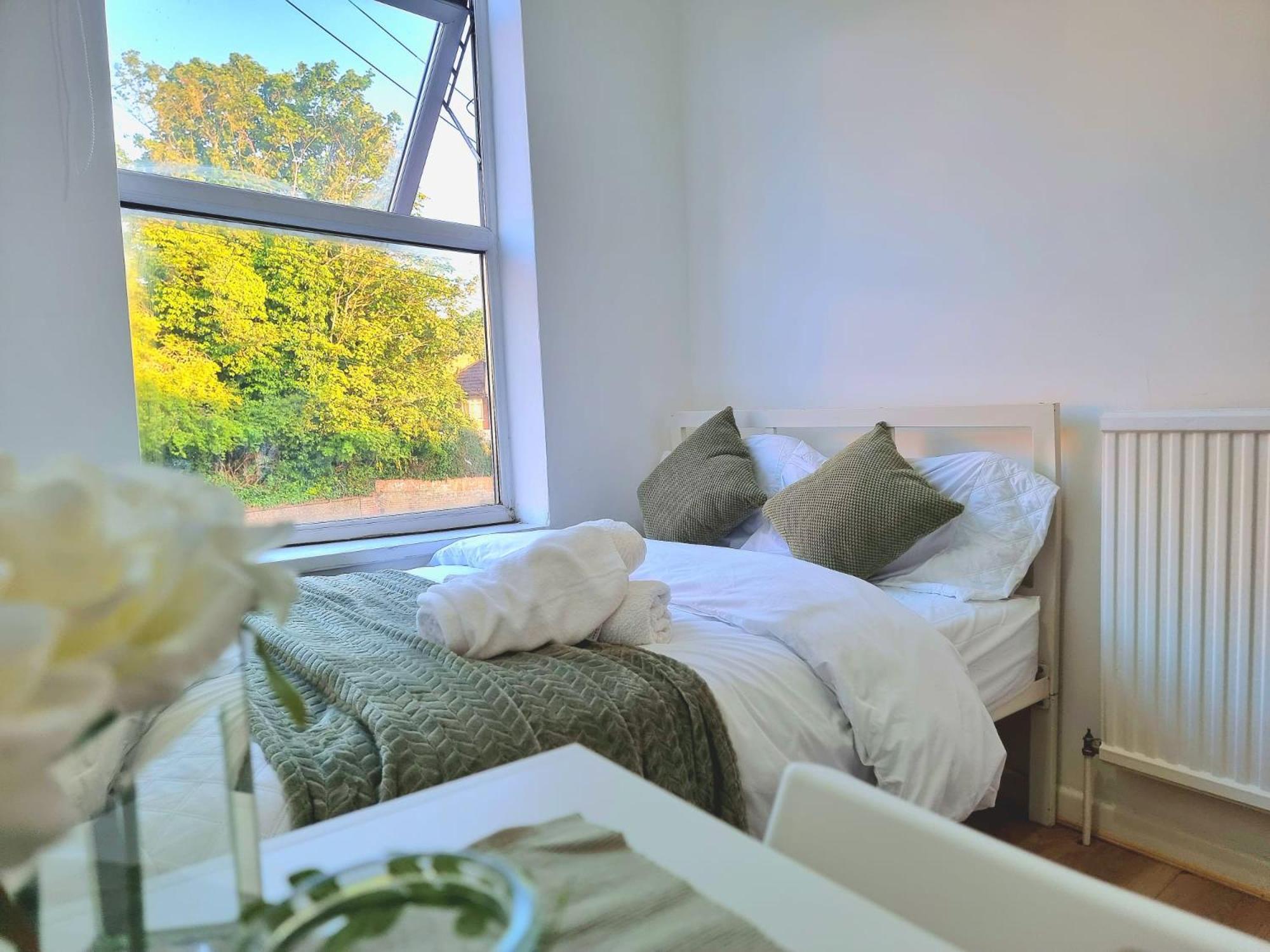 Easy Rooms, London Luton Airport -24 Hour Check-In Zewnętrze zdjęcie